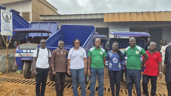 Remise de tricycle à ECOOPAB COOP CA, Tabou Côte d'Ivoire