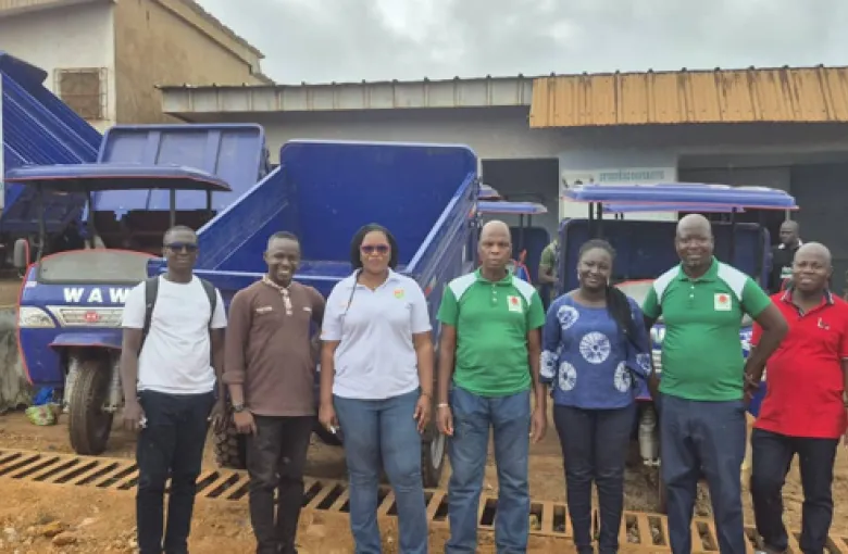 Remise de tricycle à ECOOPAB COOP CA, Tabou Côte d'Ivoire